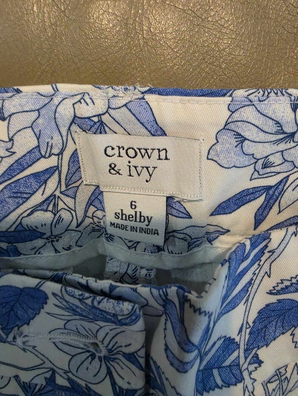 Crown & Ivy Blue Floral Womens Shorts
